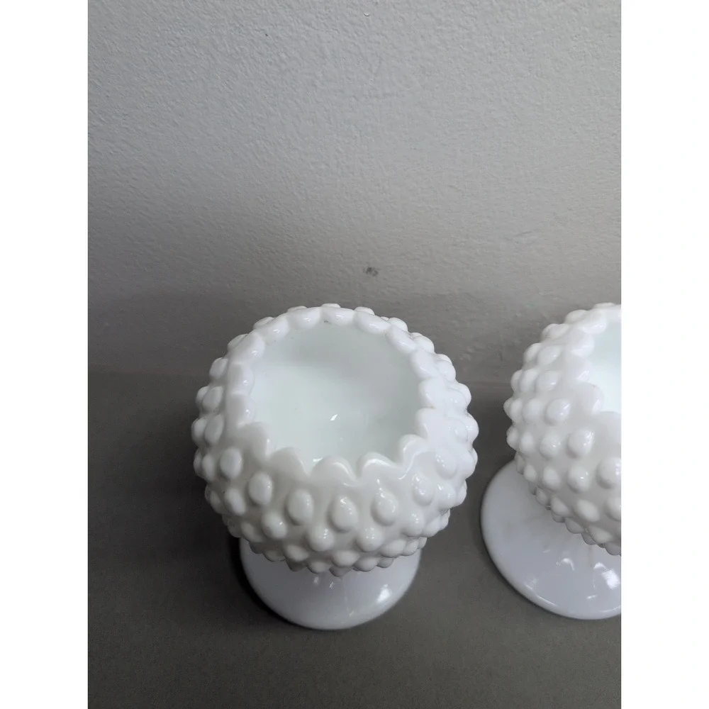 Art Vintage  Set Of 2 Glass  White  Milk  Glass  Hobnail  Pattern Pich Ruffle